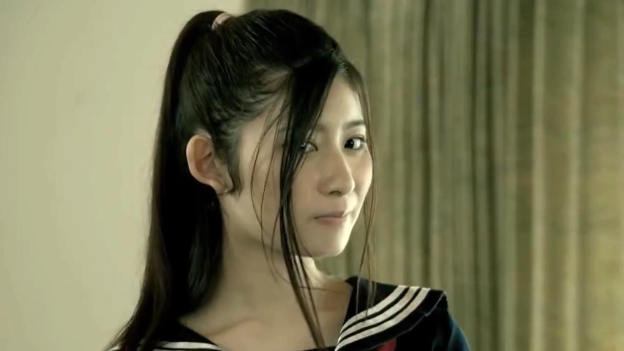 Phạt cô con gái ngây thơ bị điểm kém bằng con cu nóng hổi