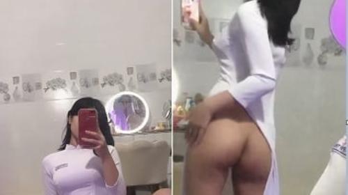 Em học sinh mới lớn mà nứng lồn sớm