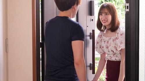 Cô hàng xóm Akari Mitani sang chơi